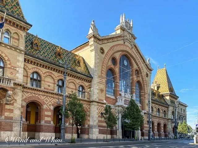 a large building with many windows