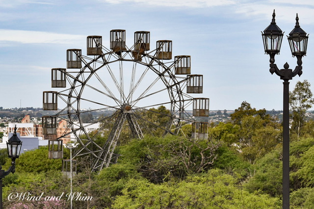 An old ferris wheel